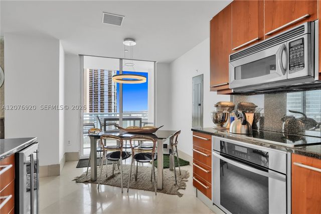 901 Brickell Key Blvd 1807, Miami, FL 33131