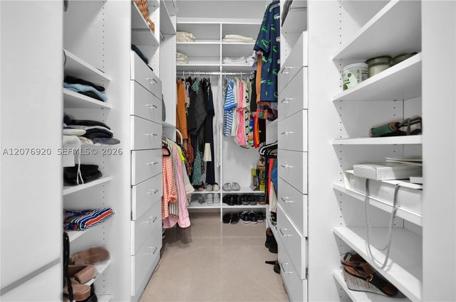 901 Brickell Key Blvd 1807, Miami, FL 33131