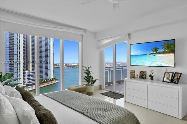901 Brickell Key Blvd 1807, Miami, FL 33131