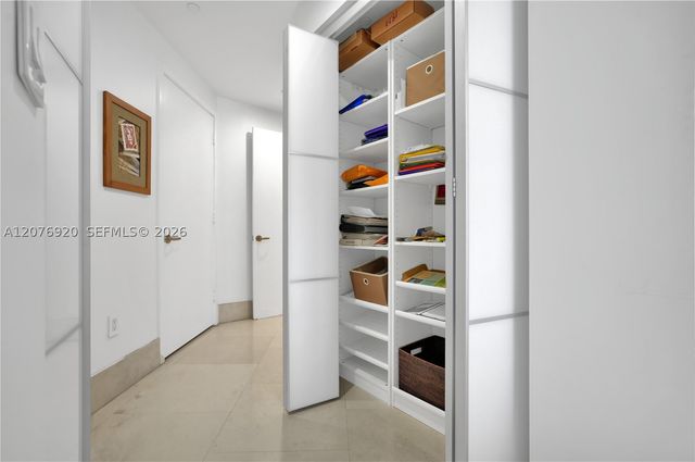 901 Brickell Key Blvd 1807, Miami, FL 33131
