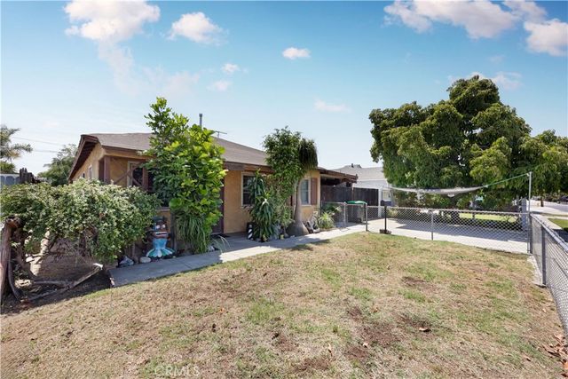9016 Los Angeles Street, Bellflower, CA 90706