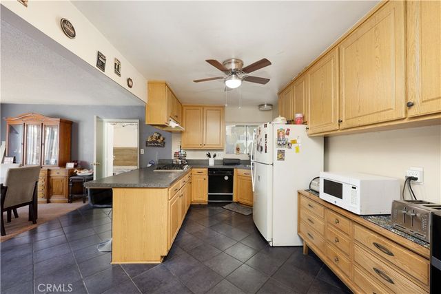 9016 Los Angeles Street, Bellflower, CA 90706