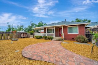746 Brittain Ln, Santa Rosa, CA 95407