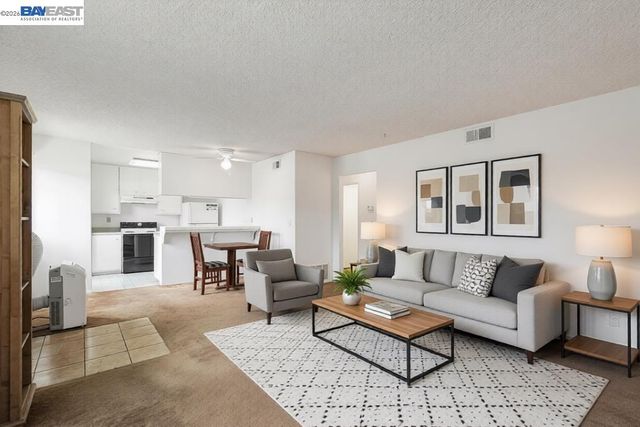 34812 Starling Dr 1, Union City, CA 94587