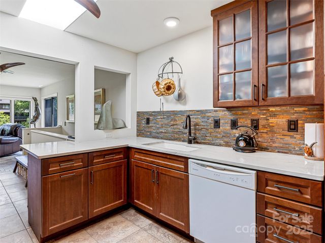 405 Crowfields Drive, Asheville, NC 28803