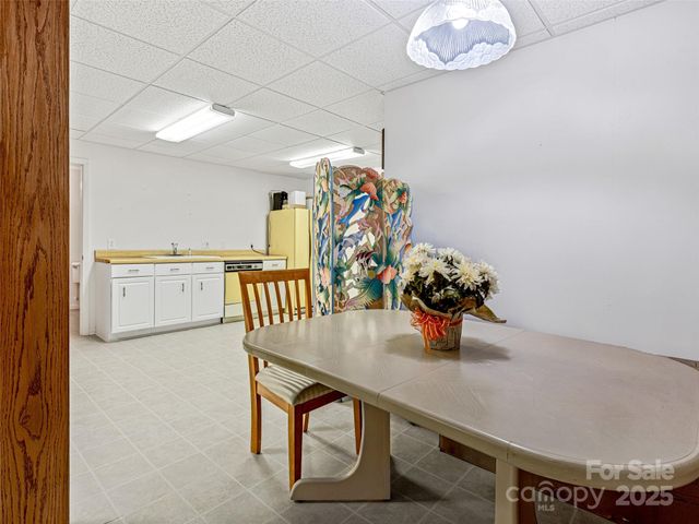 405 Crowfields Drive, Asheville, NC 28803