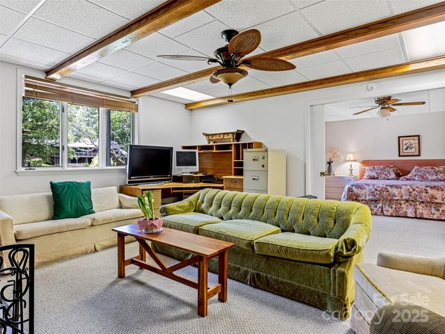 405 Crowfields Drive, Asheville, NC 28803