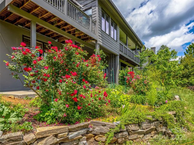 405 Crowfields Drive, Asheville, NC 28803