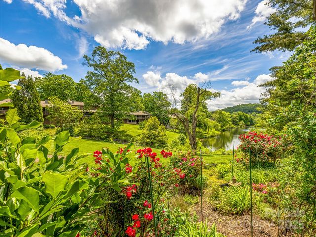405 Crowfields Drive, Asheville, NC 28803