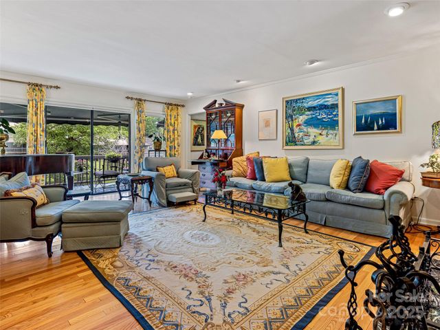 405 Crowfields Drive, Asheville, NC 28803