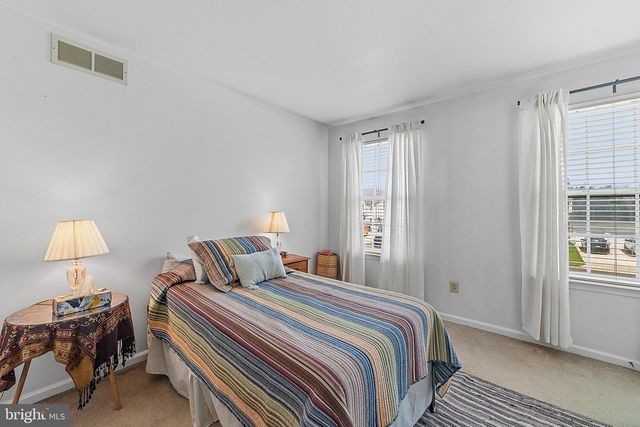 512 COLEMAN DR, Clayton, NJ 08312