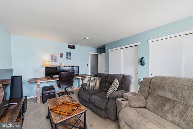 512 COLEMAN DR, Clayton, NJ 08312