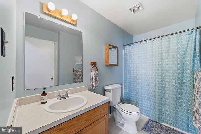 512 COLEMAN DR, Clayton, NJ 08312