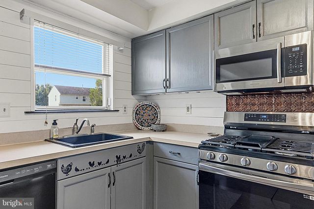 512 COLEMAN DR, Clayton, NJ 08312
