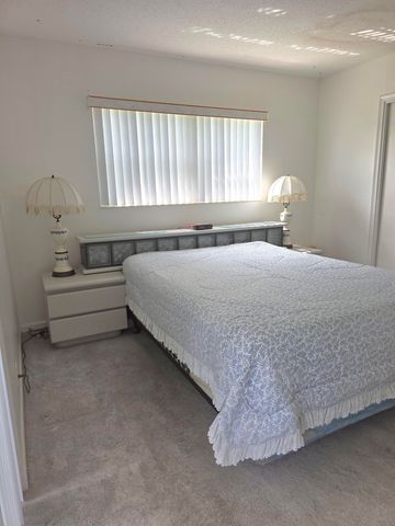 45 Easthampton B, West Palm Beach, FL 33417