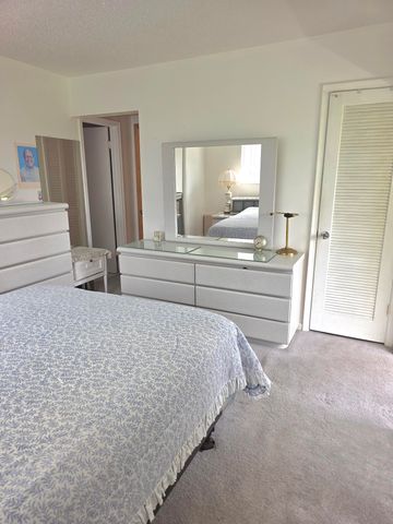 45 Easthampton B, West Palm Beach, FL 33417