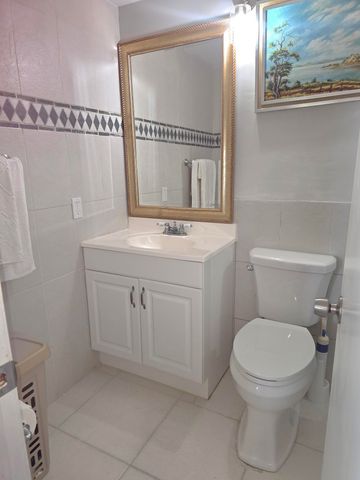 45 Easthampton B, West Palm Beach, FL 33417