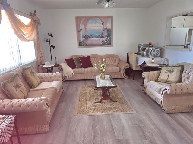 45 Easthampton B, West Palm Beach, FL 33417