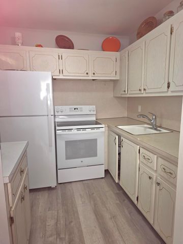 45 Easthampton B, West Palm Beach, FL 33417