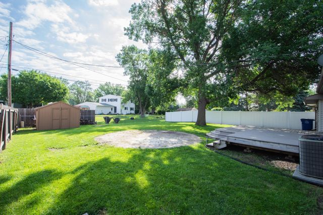 638 Appletree Lane, Moorhead, MN 56560