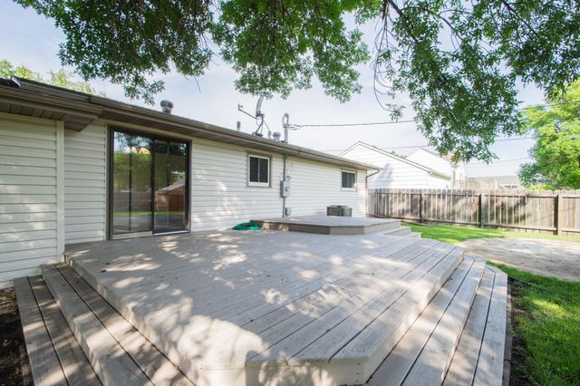 638 Appletree Lane, Moorhead, MN 56560