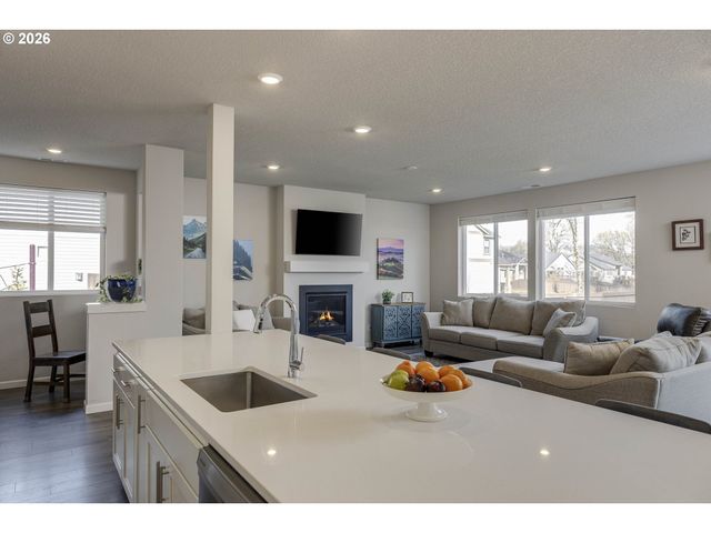 1949 Nw WESSEX St, Mc Minnville, OR 97128