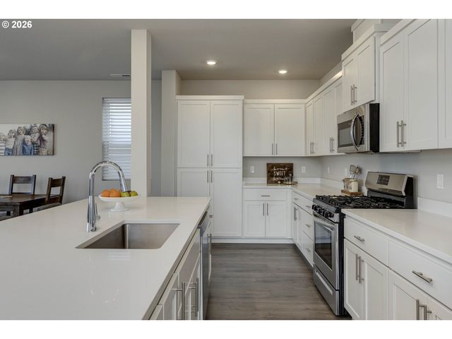 1949 Nw WESSEX St, Mc Minnville, OR 97128