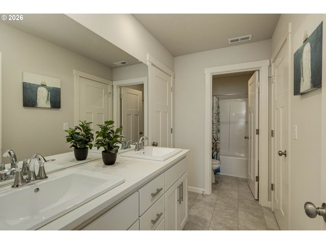 1949 Nw WESSEX St, Mc Minnville, OR 97128