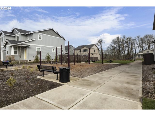 1949 Nw WESSEX St, Mc Minnville, OR 97128