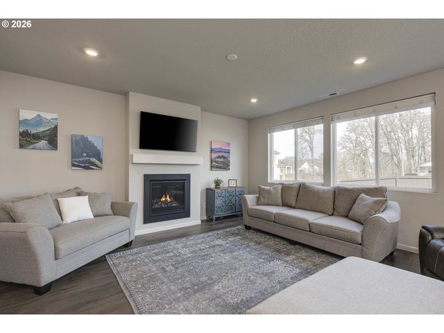 1949 Nw WESSEX St, Mc Minnville, OR 97128