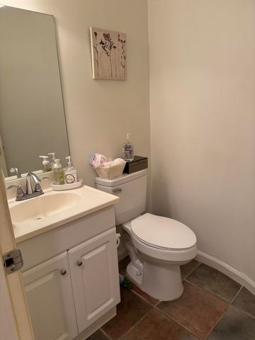 2181 NE 67th Street 605, Fort Lauderdale, FL 33308