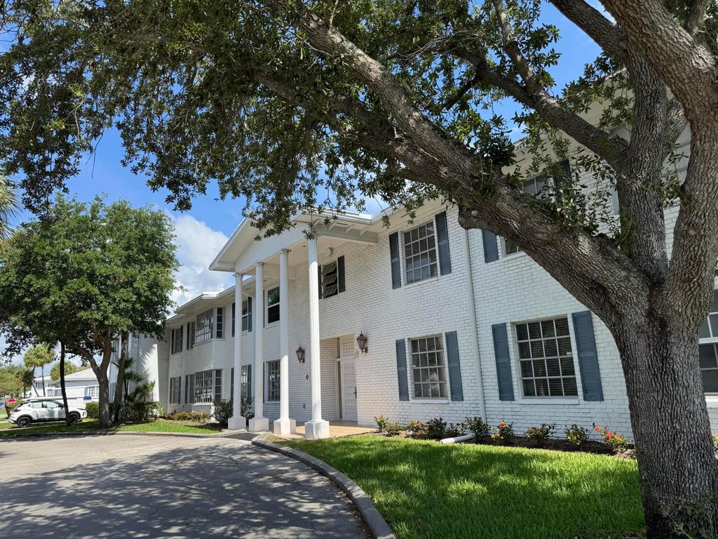 2181 NE 67th Street 605, Fort Lauderdale, FL 33308