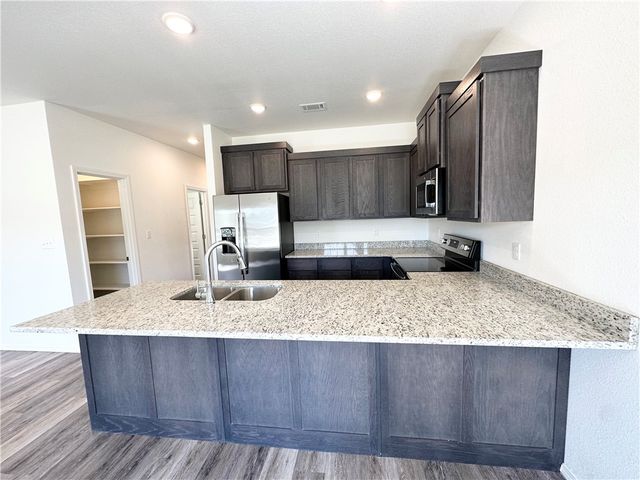 943 S Rupple Road, Fayetteville, AR 72704