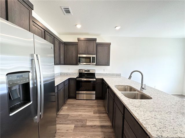 943 S Rupple Road, Fayetteville, AR 72704