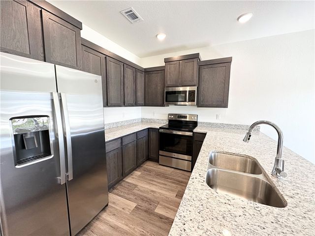 943 S Rupple Road, Fayetteville, AR 72704