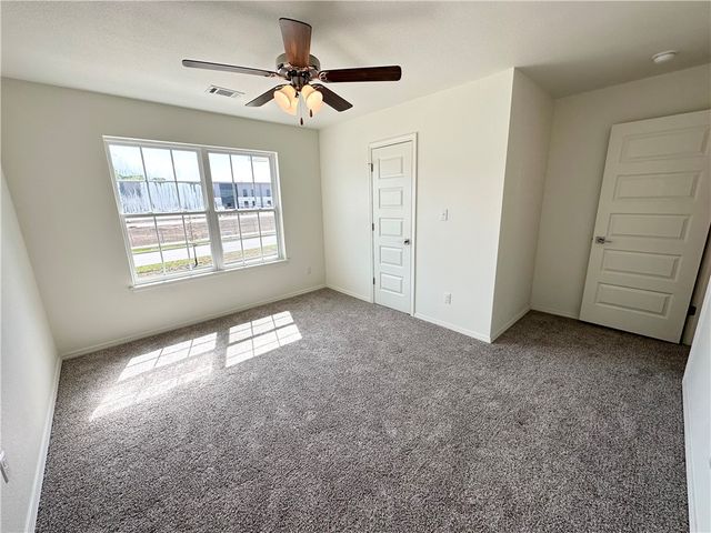 943 S Rupple Road, Fayetteville, AR 72704