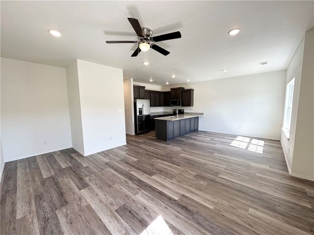 943 S Rupple Road, Fayetteville, AR 72704