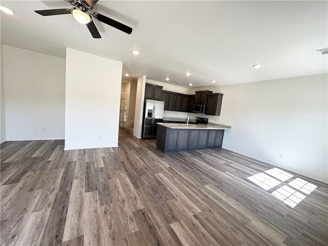 943 S Rupple Road, Fayetteville, AR 72704