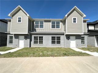 943 S Rupple Road, Fayetteville, AR 72704