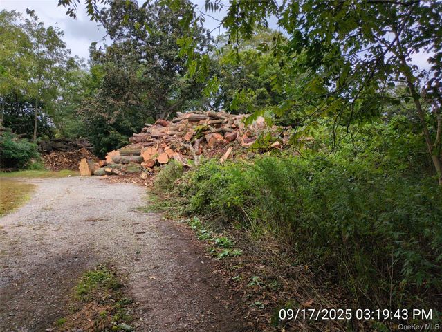 178 Montauk Highway, Speonk, NY 11972