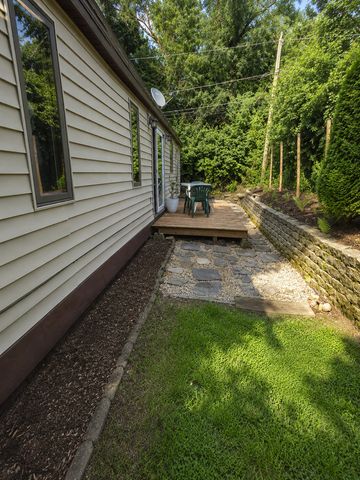 24 John Street, Crystal Lake, IL 60014