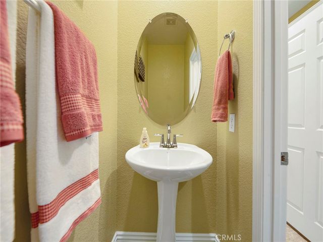 24334 Las Palmas, Valencia, CA 91355