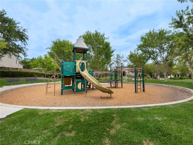 24334 Las Palmas, Valencia, CA 91355