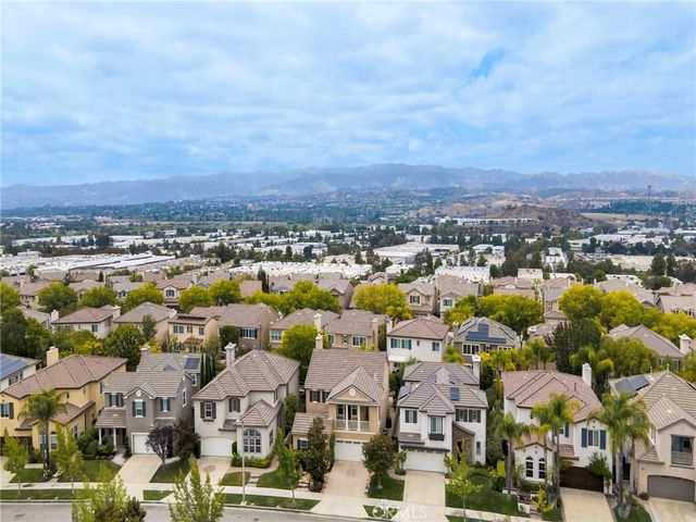 24334 Las Palmas, Valencia, CA 91355