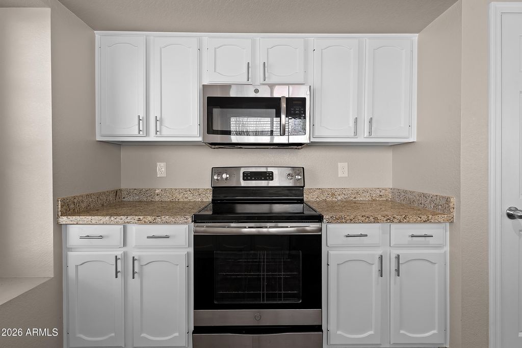 Image 13 of property listing at 2916 E AMBER RIDGE Way, Phoenix, AZ 85048