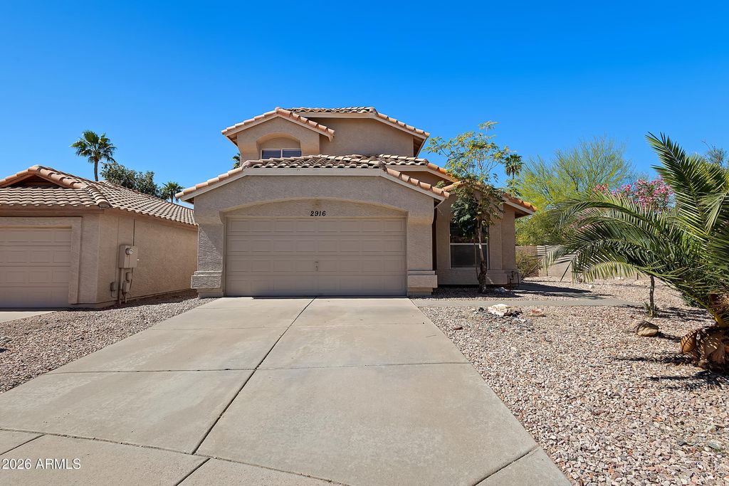 Image 2 of property listing at 2916 E AMBER RIDGE Way, Phoenix, AZ 85048