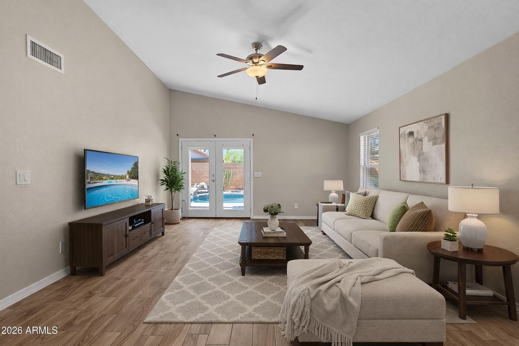 Image 5 of property listing at 2916 E AMBER RIDGE Way, Phoenix, AZ 85048