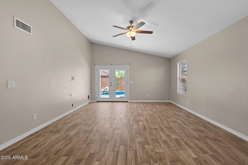 Image 6 of property listing at 2916 E AMBER RIDGE Way, Phoenix, AZ 85048