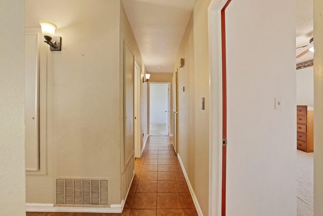 1699 W J St, Oakdale, CA 95361