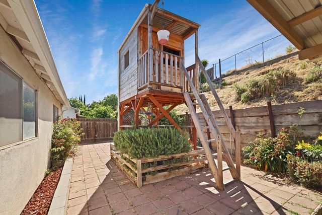 1699 W J St, Oakdale, CA 95361